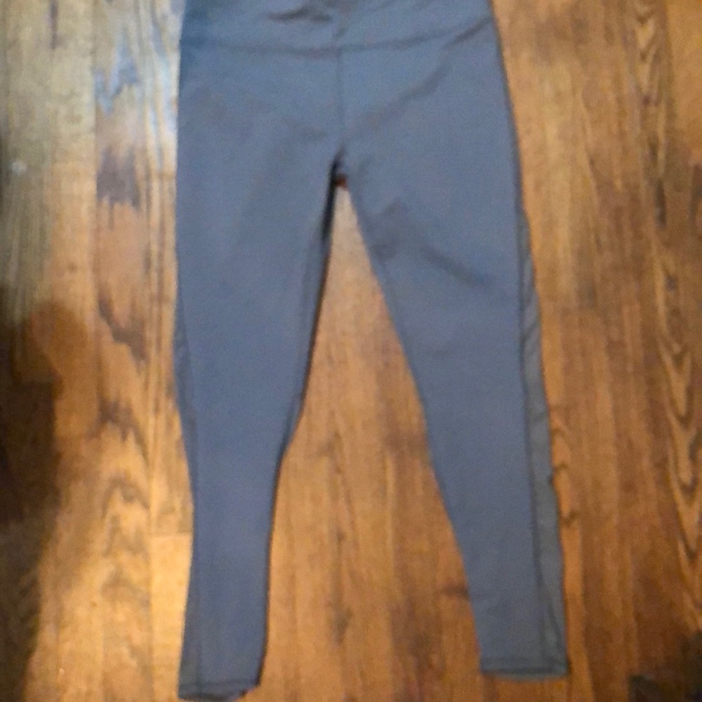 Fabletic size Large grey leggings
